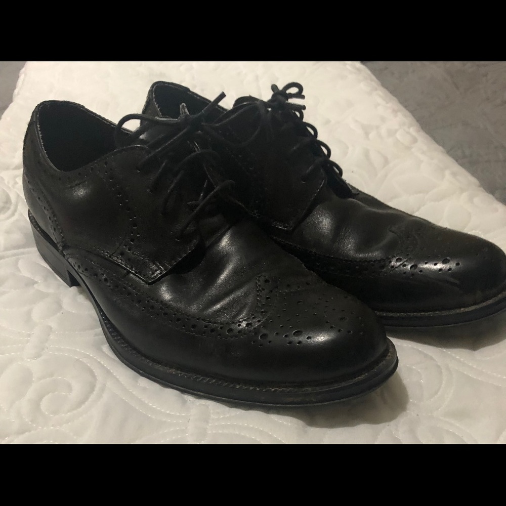 Men’s black dress shoes